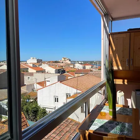 100m De La Et Port Apartment *