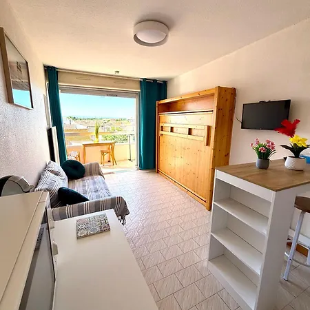 Apartment 100m De La Et Port