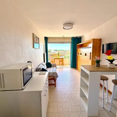 100m De La Et Port Apartment *